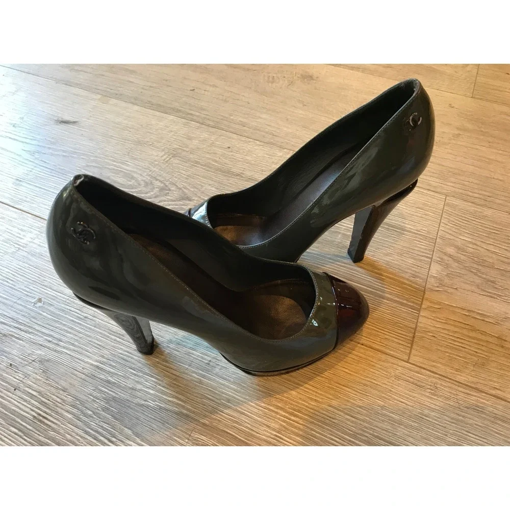 Chanel Patent Leather Cap Toe Platform Pumps Gray & Burgundy Made in Italy SZ 38